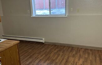 Studio, 1 bath, 500 sqft, $895, Unit 11