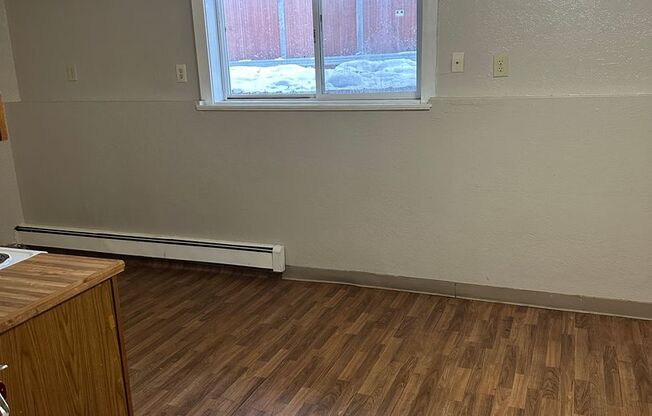 Studio, 1 bath, 500 sqft, $895, Unit 11