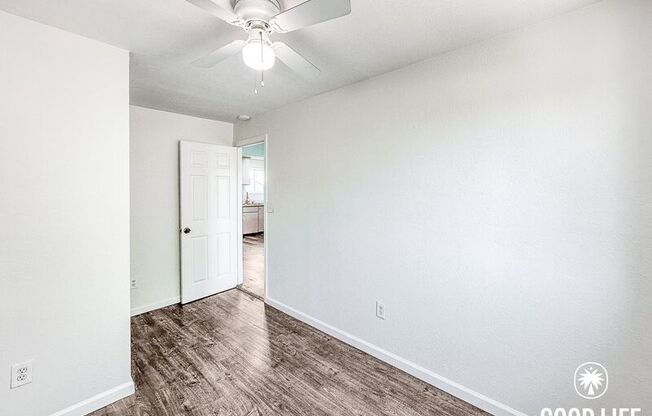 329 W 14 ST