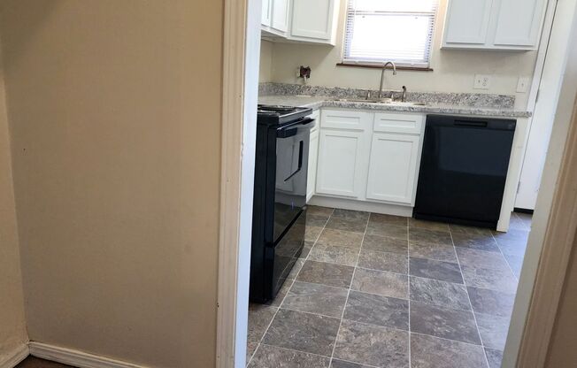 Charming Updated 4-bedroom, 1-bathroom home! $995 Per Month.