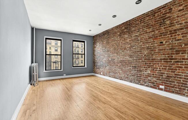 880 W 181 ST