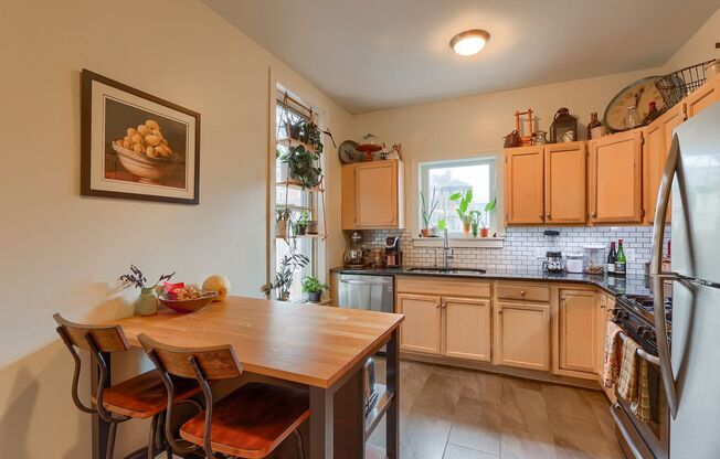Large 3 Bedroom in Midtown