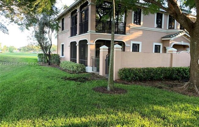 2727 Center Ct Dr # 1-17, Weston, FL 33332