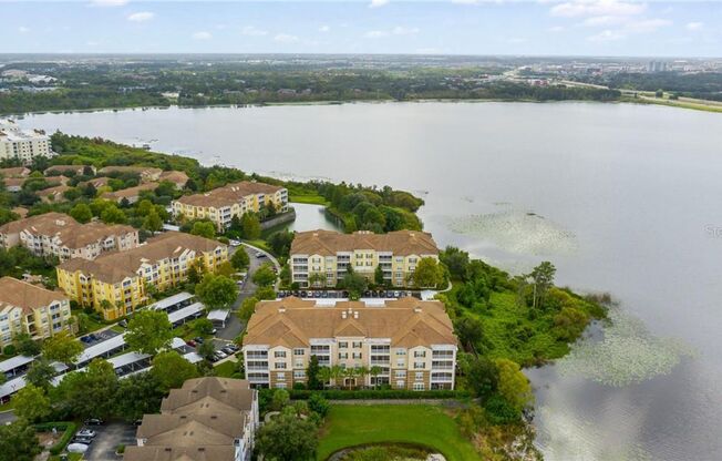Beautiful WATERFRONT 3 bedrooms Condo located in MetroWest with ELEVATOR! Rare find!