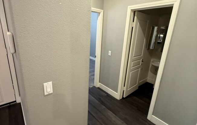 2 beds, 2 baths, $1,895, Unit # 204