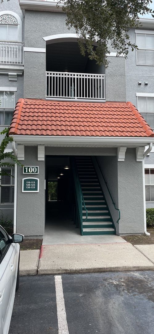 Beautiful 3 Bedroom, 2 Bath, 3rd floor condo For Rent in Enclave of New Tampa!