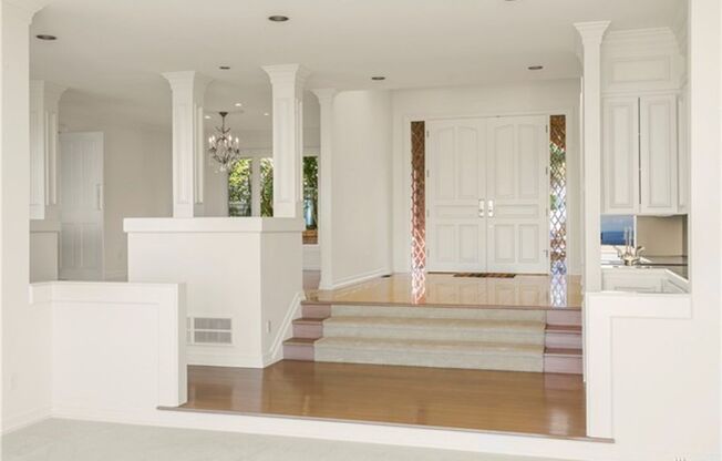 Bellevue Somerset Single Family House with View!!