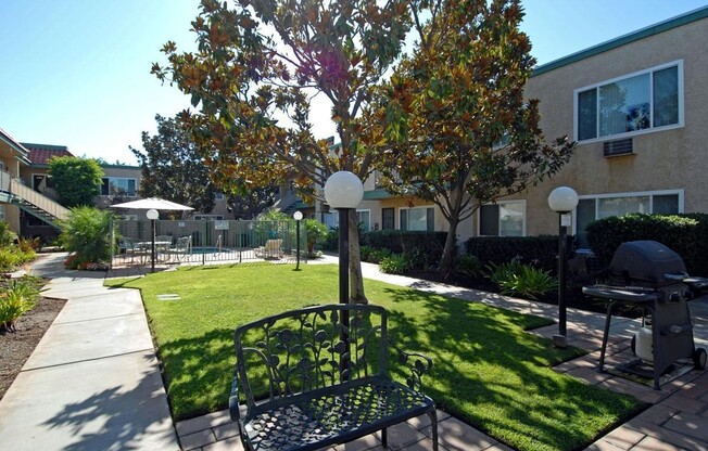 2 beds, 1 bath, 704 sqft, $1,995, Unit 202