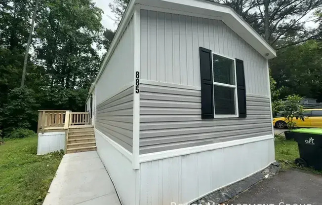 885 FOUNTAIN CIR