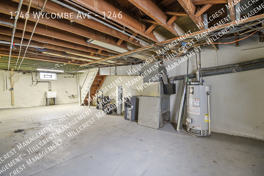 1246 WYCOMBE AVE