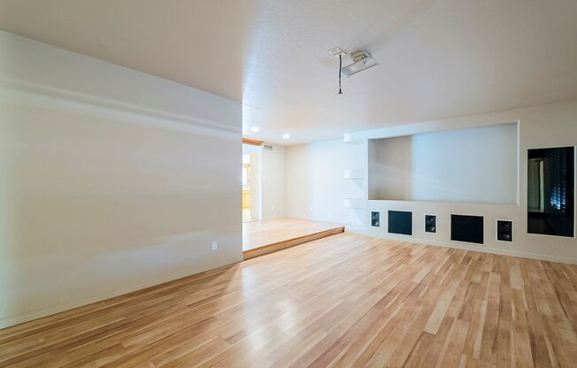 Move in Ready! 3 Bedrooms, 3 Bathrooms & Pool!