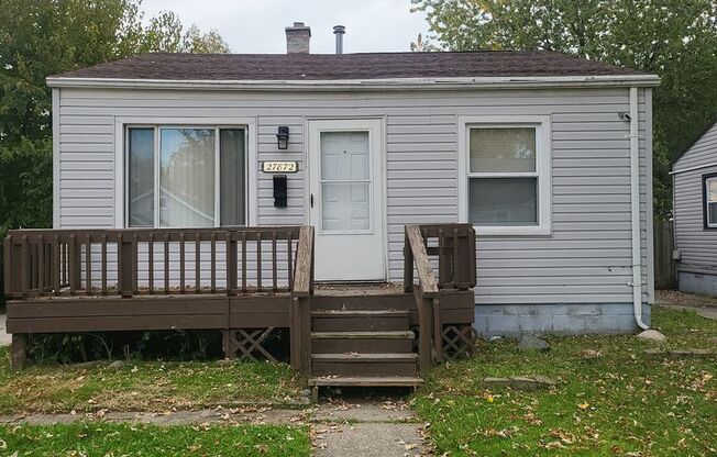 3 beds, 1 bath, $1,200