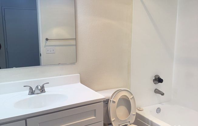 3 beds, 2 baths, 1,126 sqft, $2,450, Unit E101