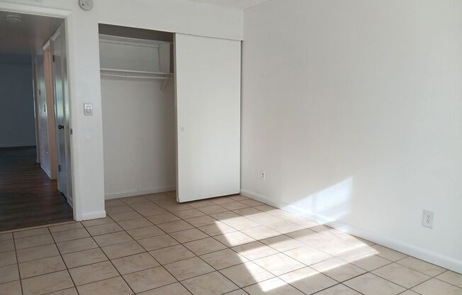 2 beds, 1 bath, $1,500, Unit # 5