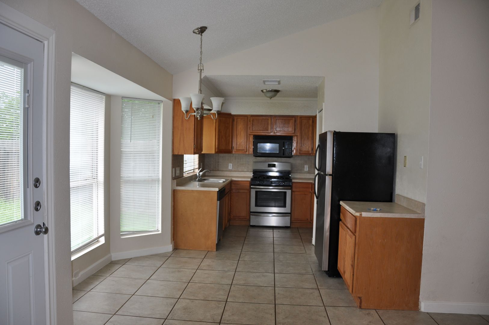 3 Bedroom 2 Bath on Cul-de-sac in Buttercup