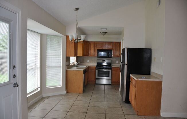 3 Bedroom 2 Bath on Cul-de-sac in Buttercup
