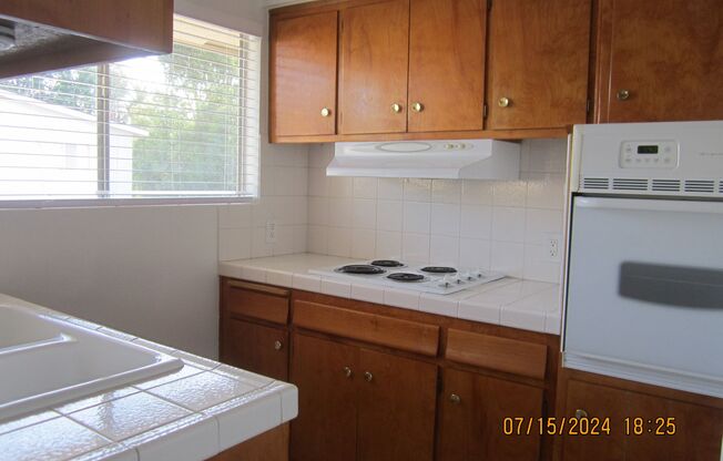 IMMACULATE DOWNTOWN 2 BEDROOM 1 BATH