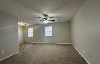 2 beds, 1 bath, 800 sqft, $925, Unit 773