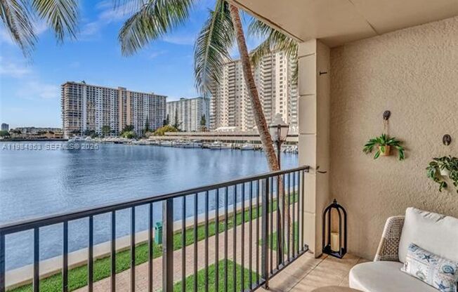 2 beds, 2 baths, 1,116 sqft, $4,000, Unit 17150 N Bay Rd # 2205