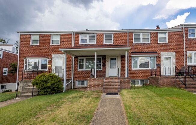 Charming 3 Bedroom Townhome in Halethorpe!