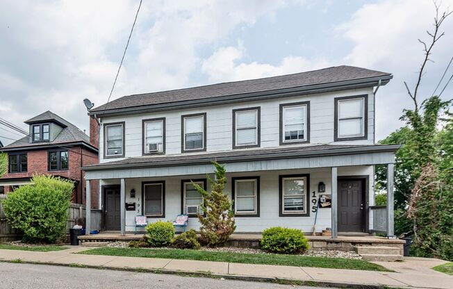 *** Beautiful & Updated Apartment in Mt. Washington * 1 Block to Grandview Ave * Pet Friendly * Available Now ***