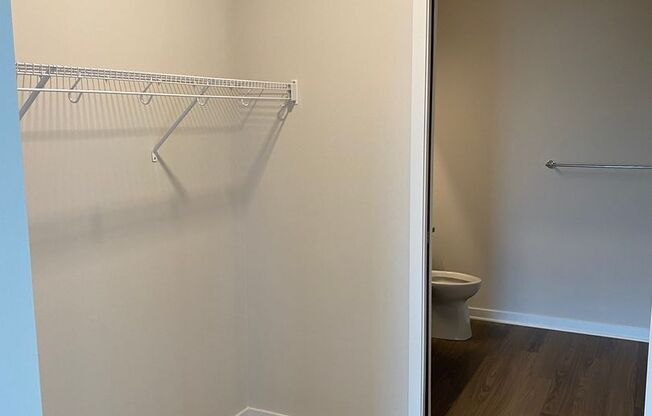 1 bed, 1 bath, 572 sqft, $1,370, Unit 412-A