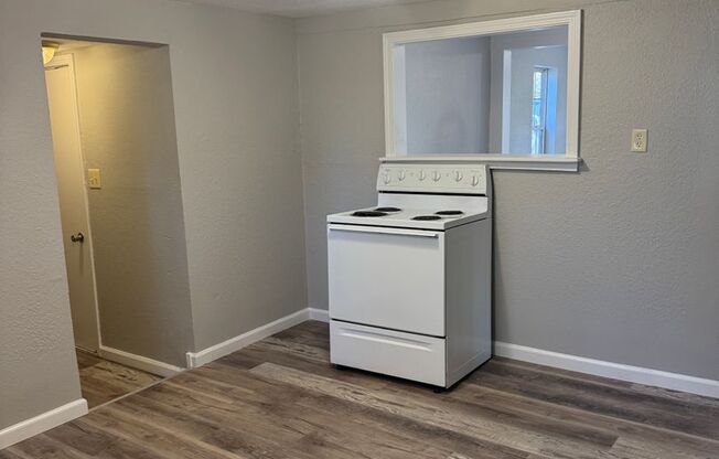 3 beds, 1 bath, $1,050