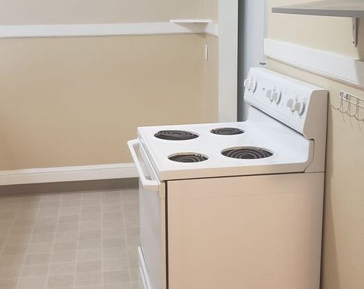 1 bed, 1 bath, 832 sqft, $990, Unit 305