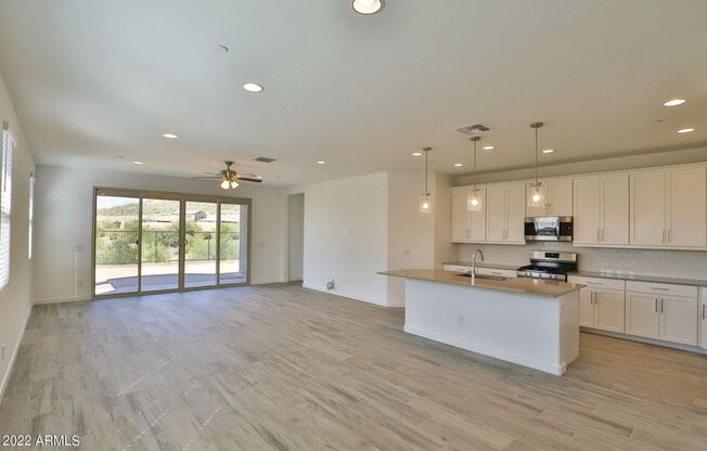 Beautiful 4 Bedroom 2 Bath Home in Mystic