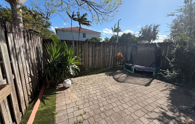 20715 NE 10TH CT #20715 MIAMI, FL 33179