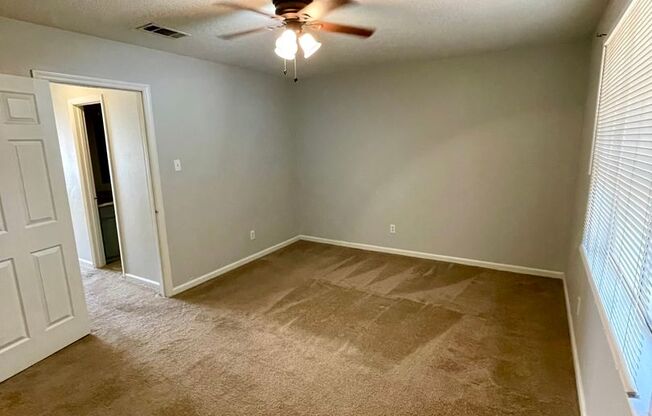 2 beds, 1 bath, 1,100 sqft, $850, Unit C