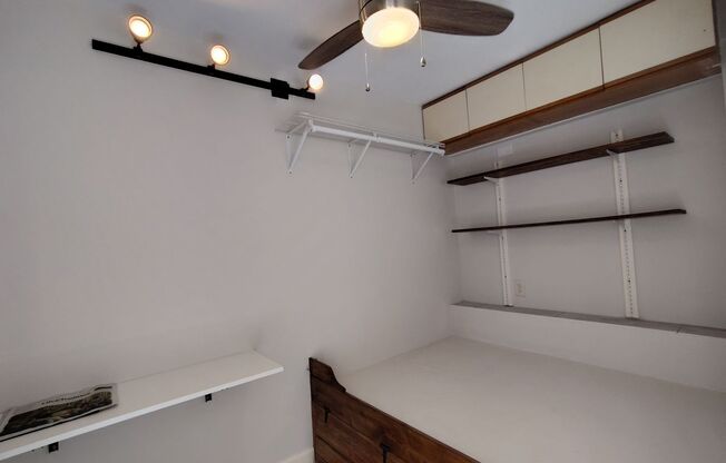 ***AVAILABLE NOW***Modern Micro Unit – Steps from Mission Beach Boardwalk!