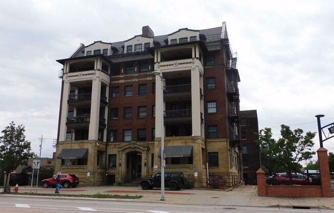 Studio, 1 bath, 250 sqft, $695, Unit 104