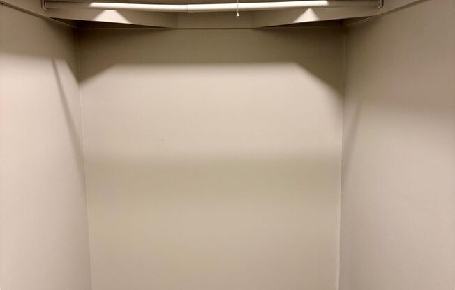 2 beds, 1 bath, 830 sqft, $1,395, Unit 53