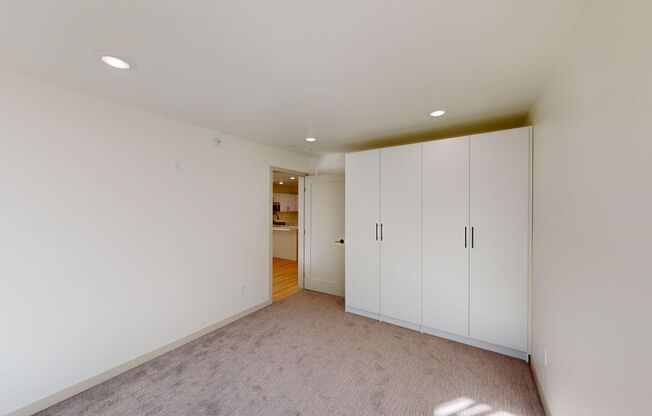 3 beds, 2 baths, 974 sqft, $1,425, Unit 6000-204