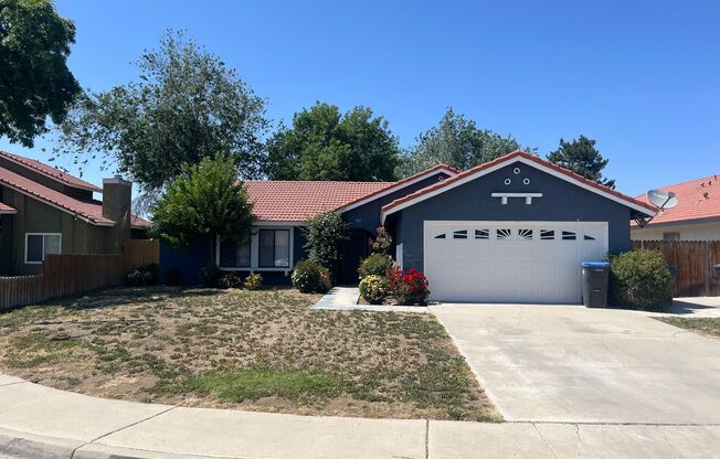 Charming 3-Bedroom Rental at 402 Oakwood Ct, Tehachapi, CA 93561