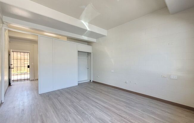 Studio, 1 bath, 265 sqft, $1,350, Unit 105