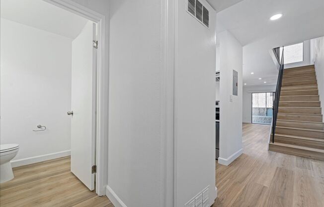 448 W WINDSOR RD