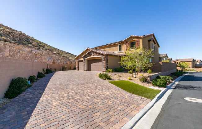 Beautiful Next-Gen Home with Private Entry Suite & Spacious Backyard * MOVE IN SPECIAL*