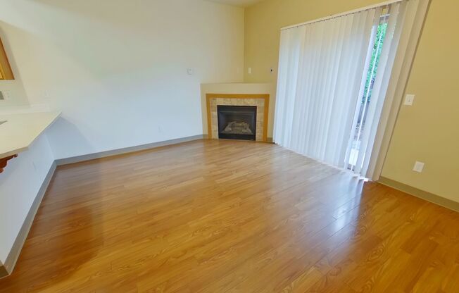 2 beds, 1.5 baths, $1,675, Unit 7