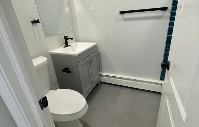 2 beds, 1 bath, 800 sqft, $1,695, Unit B - 13