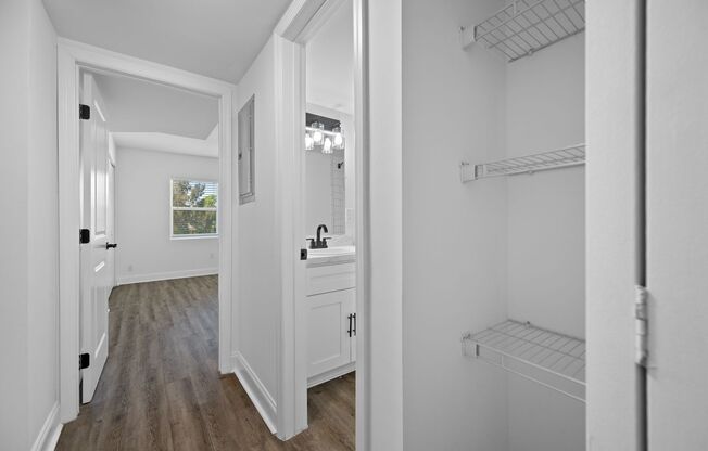 2 beds, 1.5 baths, 850 sqft, $1,695, Unit E109