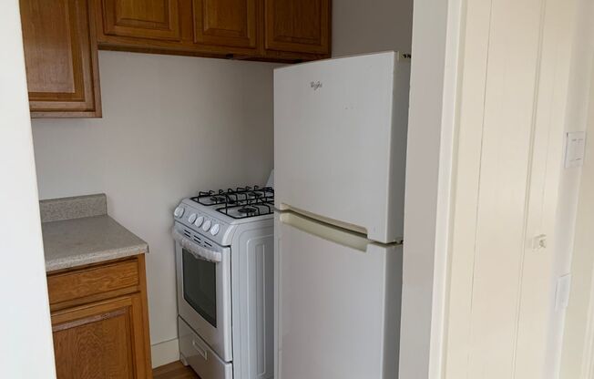 Studio, 1 bath, 456 sqft, $1,825, Unit 2206 Haste Unit 15