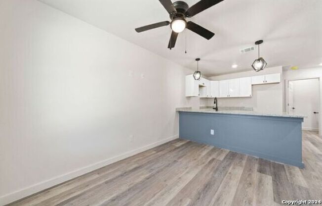 3 beds, 2.5 baths, $1,535, Unit UNIT 2