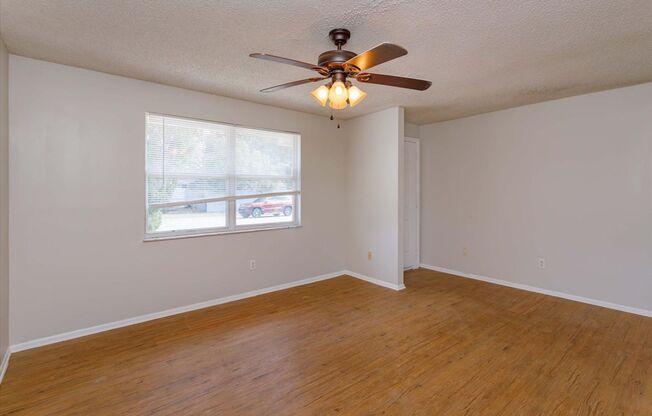 Charming 3-Bedroom Single-Family Home with Large Yard in Sanford — $1,697/month