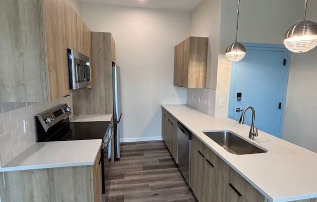 2 beds, 2 baths, 720 sqft, $1,899, Unit 820 #312