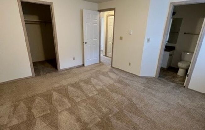 1 bed, 1 bath, 800 sqft, $1,645, Unit 1013