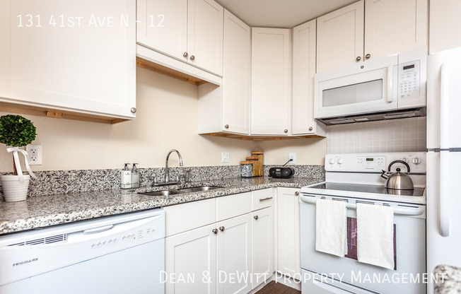 131 41st Ave N