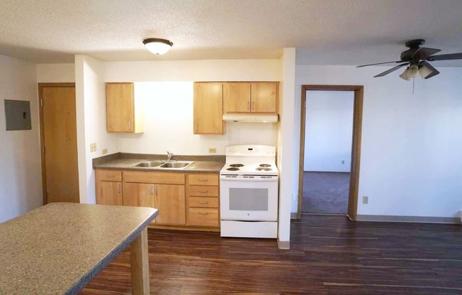 Rolling Hills apartments  3 bedroom, St. Paul, Minnesota