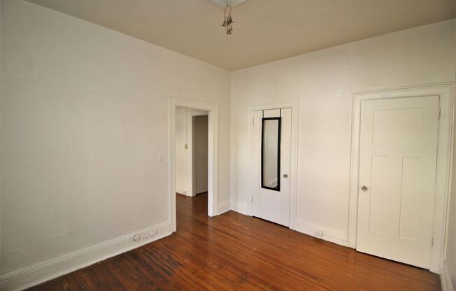 1 bed, 1 bath, 2 sqft, $800, Unit #104